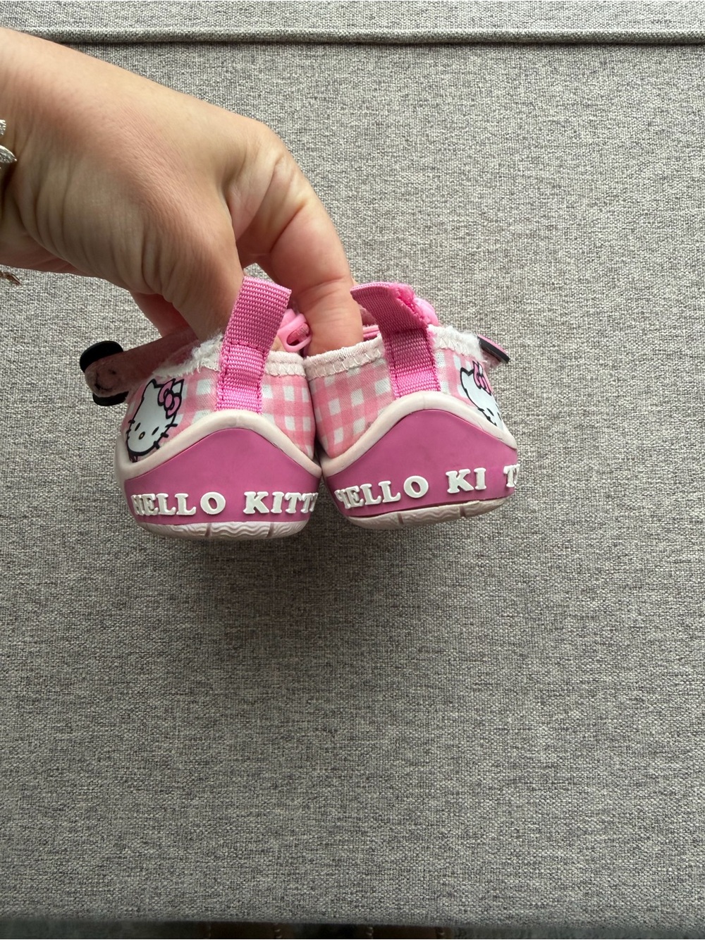 Hello Kitty Pink Gingham Mary Jane Baby Shoes - Picture 4 of 7